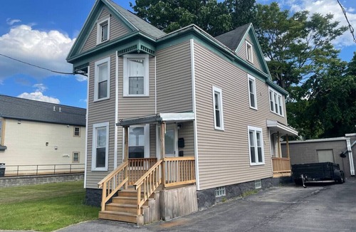 Downtown Syracuse Apartment | (F1) Convenient 3br Syracuse University apartment