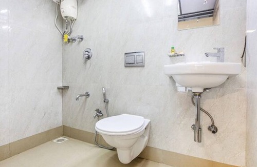 Kurla West Hotel | FabHotel Silver Lake