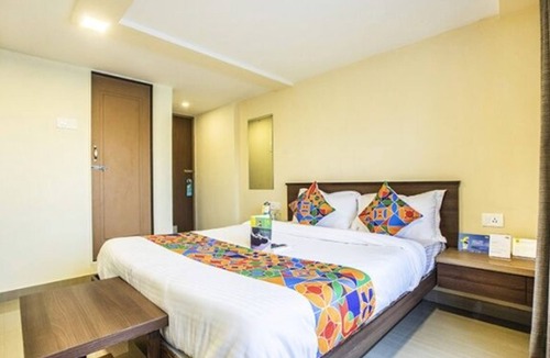 Kurla West Hotel | FabHotel Silver Lake