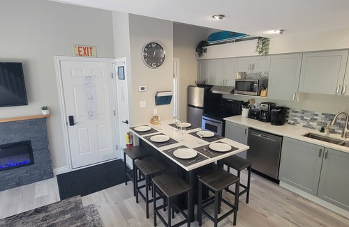 Craigleith Condo | Fabulous 2 Level, 2 Bedroom Condo on Blue Mountain! Over 250 5 Star Reviews!