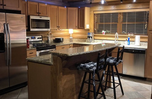 Pell City Cabin | Fabulous 4-bedroom cabin in charming Pell City.