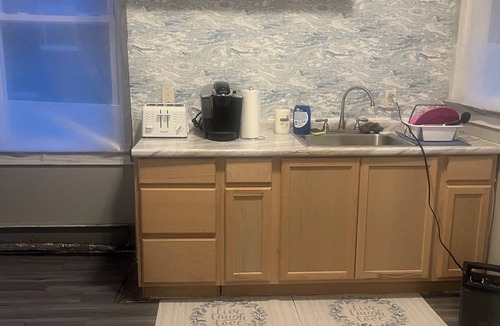 McKeesport House | Fabulous 5-bedroom house in McKeesport perfect for families. 20 minutes to 376.