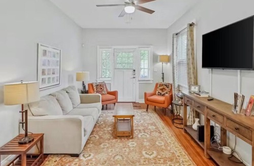 Lower Garden District Apartment | Fabulous Cozy 2BR Steps to Magazine Covered Patio