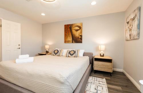 Paradise House | Fabulous Oasis in Las Vegas with Tesla Charger