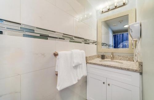 Southwest Orlando Apartment | Fabulous Resort Condo with Heated Pool!