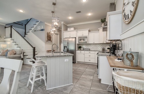Lakeside at Blue Mountain Beach House | Fabulous Vacation Beach Home in Lakeside!