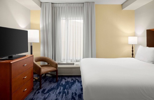 Bedford Hotel | Fairfield Inn & Suites by Marriott Bedford