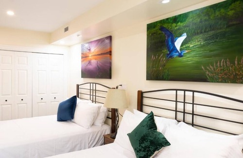 Huntsville House | Fairy Bay Lakehouse