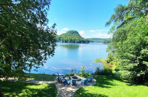 Dorset Cottage | Fall Colours, Pet Friendly, Parks Pass Incl, Fireplace Firepit WiFi