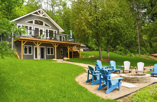 Dorset Cottage | Fall Colours, Pet Friendly, Parks Pass Incl, Fireplace Firepit WiFi
