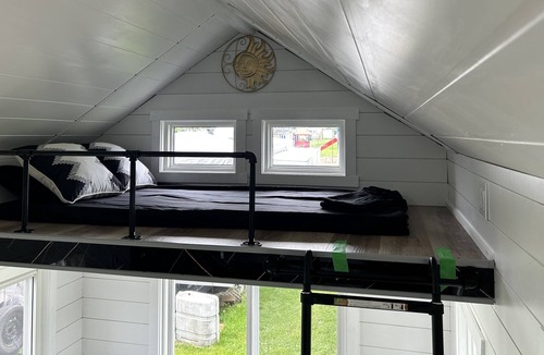 Carrying Place RV Rental | Fall Glamping in Tiny Home!