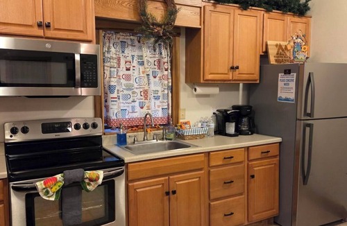 Champion Cabin | Fallingwater/Ohiopyle/State Parks~NO CLEANING FEE