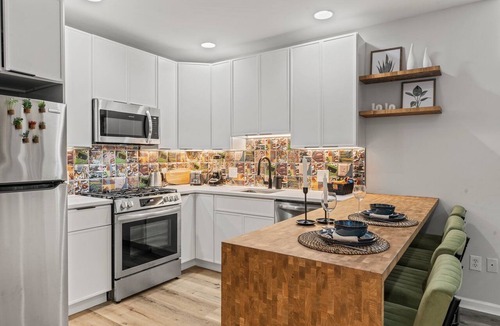 Old City Condo | Fam Friendly | Old City | Near Historical Sites
