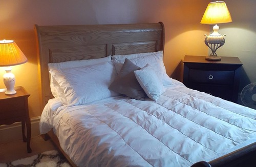 Brampton Apartment | Family Accommodations in Downtown Brampton.