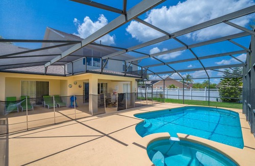 Crescent Lakes House | Family Affair Villa