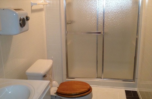 Munson Cabin | Family and Pet friendly, Lodge is 20 mins From Penn State, State College PA