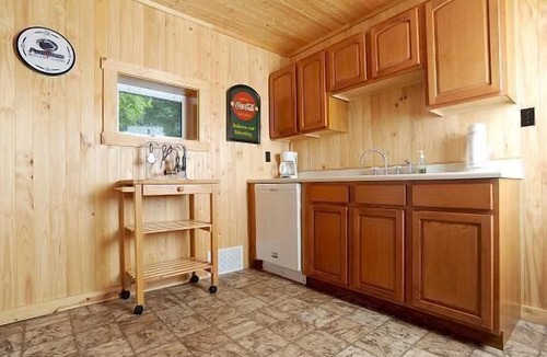 Munson Cabin | Family and Pet friendly, Lodge is 20 mins From Penn State, State College PA