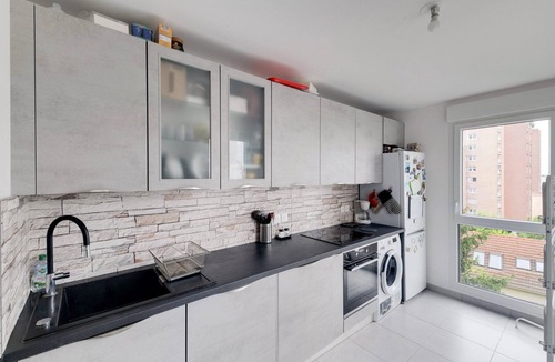 Bagneux Apartment | Family First
