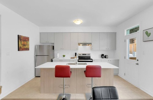 East Gwillimbury House | Family-Friendly: Spacious Getaway