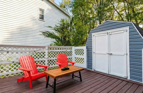 Castle Shannon House | Family Friendly 3-BR Bungalow near Attractions