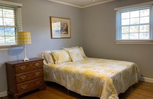 Taylors House | Family-Friendly 4 bedroom home with game room.