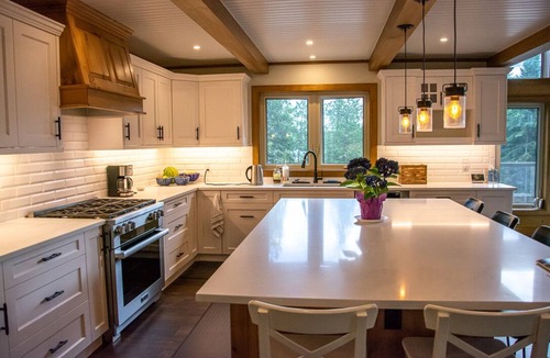 Dunchurch Cottage | Family friendly all season cottage on Whitestone lake. Nestled on 7 acres forest