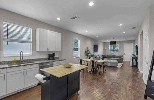 East Tampa House | Family-Friendly Downtown Tampa Retreat w/Free Parking