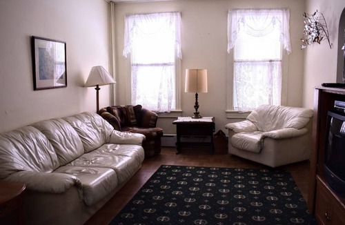 Ashfield House | Family Friendly Home. Clean, comfy, easy parking.