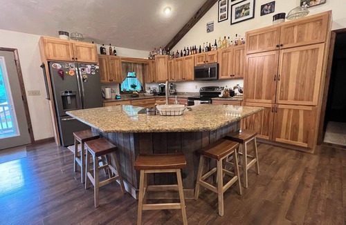 Allport House | Family Friendly Home, 35 mins from Penn State with easy access to I-80 and 322.