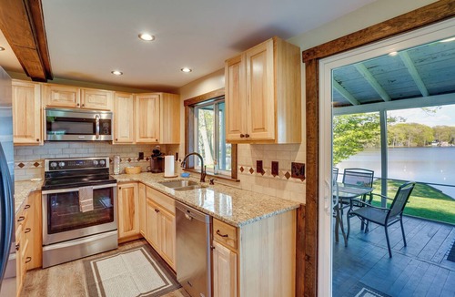 Tully Cottage | Family Friendly! Lakefront Tully Getaway w/Porch