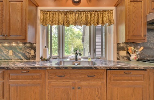 Calvin House | Family-Friendly Retreat w/Deck in Cassville!