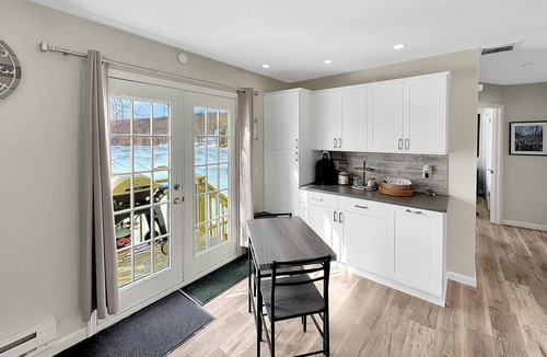Highland Lakes House | Family‑Friendly Lakefront 3BR Retreat w/Stunning Views & Pool Table