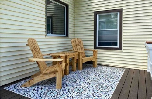 Cornwallville House | Family friendly with fireplace and swingset