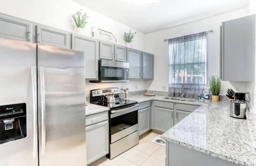 Regal Palms House | Family Fun Near Disney,4 bedroom Home w/wifi, Game Room & Pools.