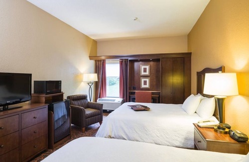 Selinsgrove Hotel | Family Haven - Explore the Susquehanna Valley! Parking | 2 Units