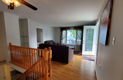 Deseronto House | Family House
