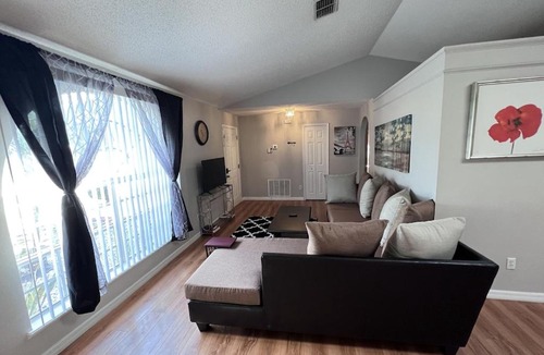 Ocoee House | Family Paradise. 3 Bedrooms, 2 Bathrooms.
