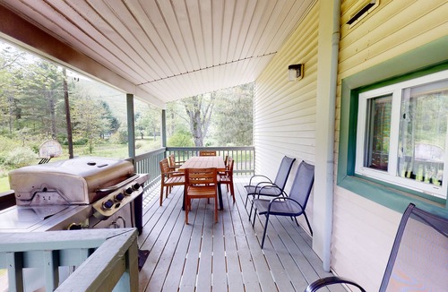 Gaines Apartment | Family Retreat walk to Pine Creek to fish/canoe/kayak or hike PA Grand Canyon