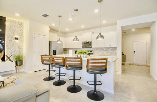 Davenport House | 🌴 Fantastic 5BR Townhome w/Game Room + Private Pool | 8mi to Disney 🎮☀️