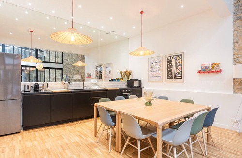 Quartier des Grandes-Carrieres Apartment | Fantastic Architect Loft for 10 guests near Metro