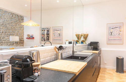 Quartier des Grandes-Carrieres Apartment | Fantastic Architect Loft for 10 guests near Metro