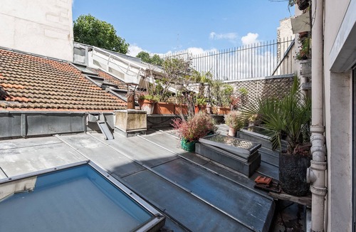 Marais Apartment | Fantastically located grand apartment gorgeous roof top garden center of Paris