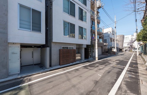 Nakano Apartment | Fare Metallo 302 double -bedroom with WiFi, AC WC in Nakano City near Shinjyuku