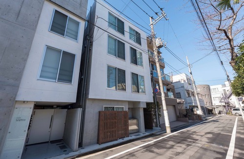 Nakano Apartment | Fare Metallo 302 double -bedroom with WiFi, AC WC in Nakano City near Shinjyuku