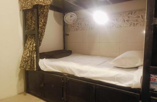 Mumbai Hotel | Farhan DORMITORY