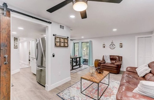 South Bradenton Condo | *Farmhouse 2/2 Renovated Condo 6 mins from IMG*