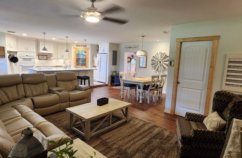 LaBelle Other | Farmhouse on 5 acres just outside of town. Country roads, beaches, or hiking.