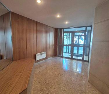 Combat Apartment | Fastrentbnb Appartement Parc des buttes Chaumont