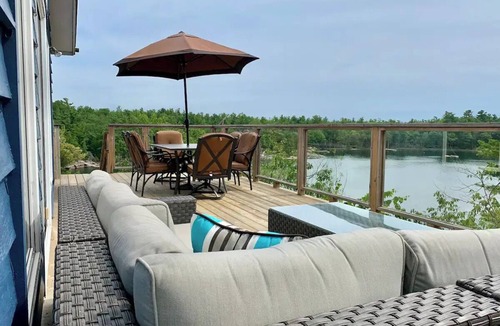 The Archipelago Cottage | Feathery Pines cottage with sauna and sunset views