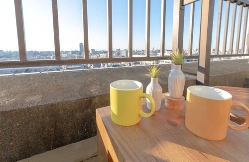 Nakano Apartment | Feel rich / Room 801 / Spacious 3LDK, 12 people / 5 minutes from the station / In front of the family restaurant / 5 minutes at the convenience store / Wi-Fi available